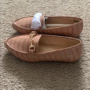 Nude / Peach Loafer